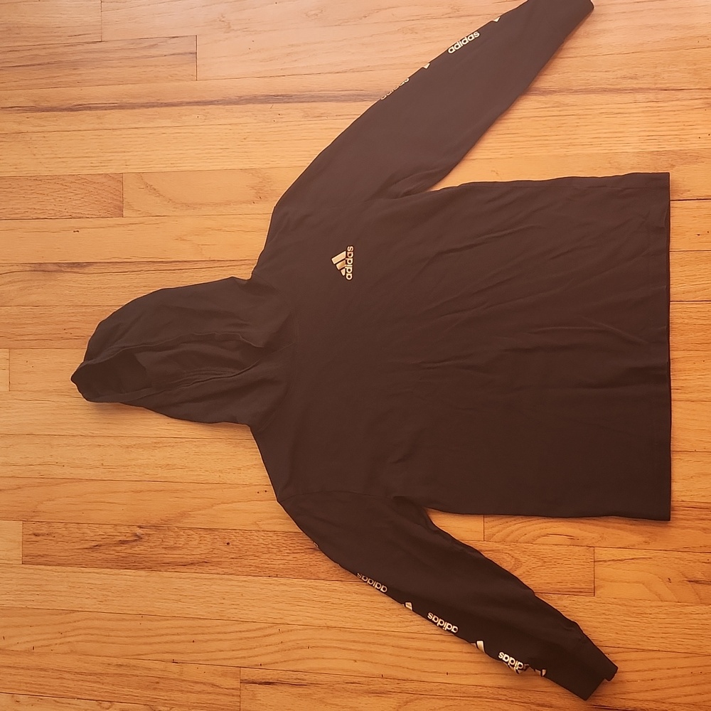 Good used condition Boys Adidas long sleeve hooded shirt black/gold size 8